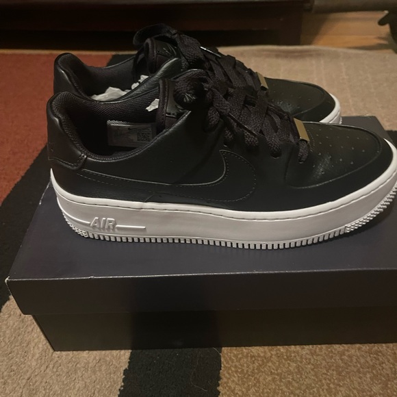 Nike Shoes - Woman, Air Force 1 low size8